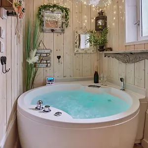 Aix Sauna Jacuzzi Balneo Privatifs Hyper Centre Historique Cour Interieur Aix-en-Provence